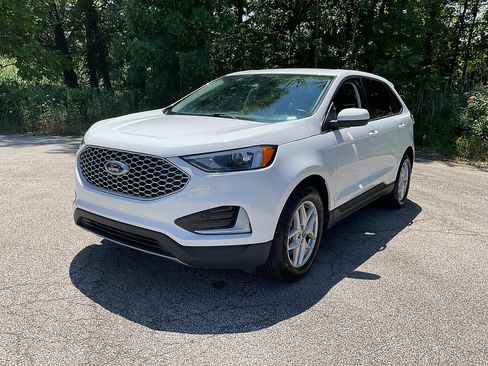 Used 2024 Ford Edge SEL AWD/4WD image 3