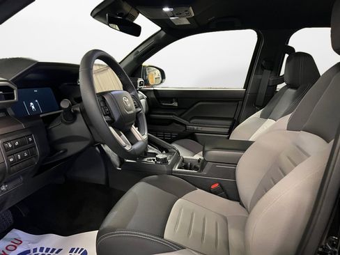 Certified 2025 Toyota Tacoma TRD Off-Road image 11