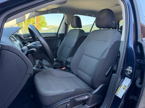 Used 2016 Volkswagen Golf S FWD image 10