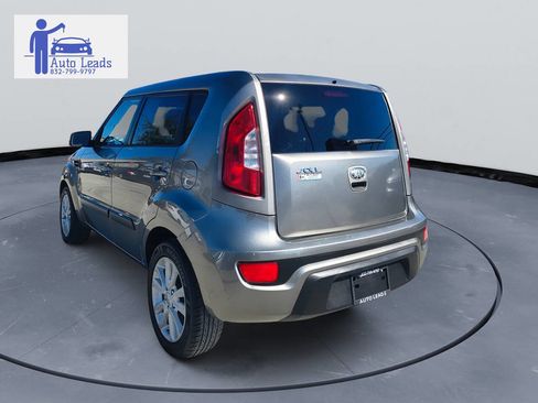 Used 2013 Kia Soul + image 6