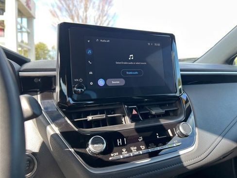 Used 2025 Toyota Corolla SE image 21