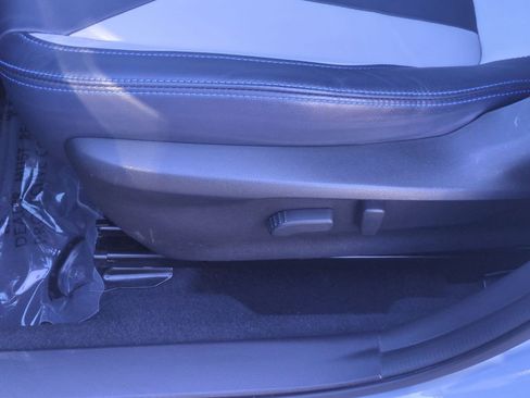 Used 2023 Subaru Crosstrek Hybrid w/ Moonroof Package w/Navigation image 18