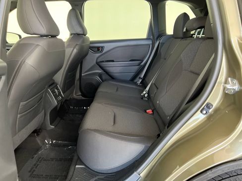Certified 2025 Subaru Forester Premium AWD/4WD image 27