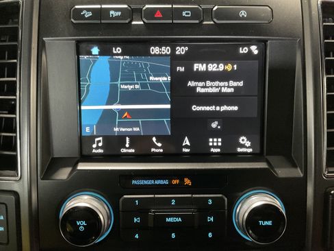 Used 2018 Ford F150 Lariat w/ Equipment Group 502A Luxury AWD/4WD image 15