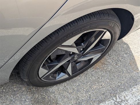 Certified 2023 Hyundai Elantra SEL w/ Convenience Package image 10