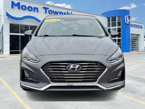 Used 2019 Hyundai Sonata SE image 2