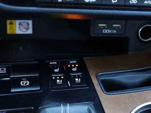 Used 2022 Lexus RX 350L FWD w/ Premium Package image 34