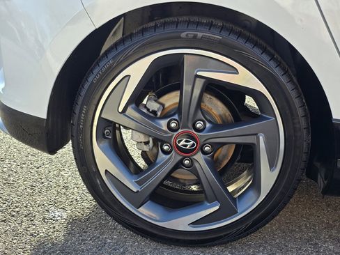 Used 2020 Hyundai Veloster Turbo image 8