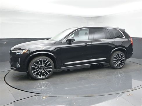 New 2026 Volvo XC90 B6 Plus w/ Protection Package Premier image 4