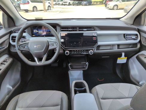 New 2027 Chevrolet Bolt LT w/ Comfort Package FWD image 20