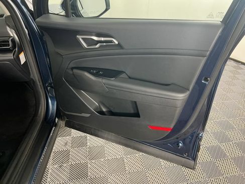 Used 2023 Kia Sportage EX AWD/4WD image 29