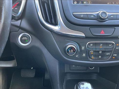 Used 2019 Chevrolet Equinox LT image 24