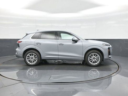 Used 2026 Audi Q3 quattro 2.0T w/ Driver Assistance Package AWD/4WD image 8