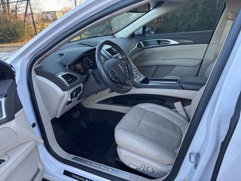 Used 2020 Lincoln MKZ Reserve w/ Monochromatic Package image 14