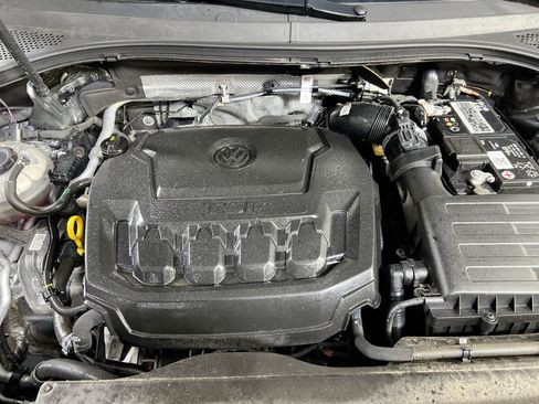 Used 2022 Volkswagen Tiguan SE image 28