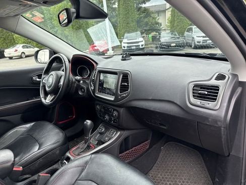 Used 2017 Jeep Compass Trailhawk w/ Leather Interior Group AWD/4WD image 25