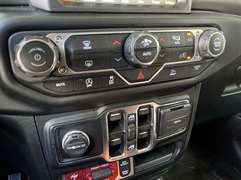 Used 2022 Jeep Gladiator Rubicon AWD/4WD image 34