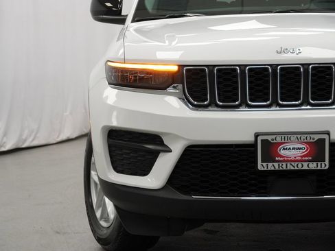 Used 2023 Jeep Grand Cherokee Laredo w/ Luxury Tech Group I AWD/4WD image 7