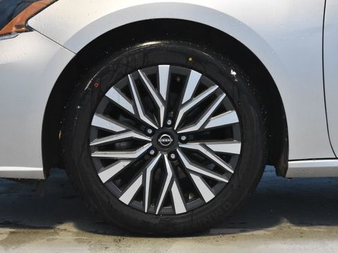 Certified 2024 Nissan Altima 2.5 SV image 22