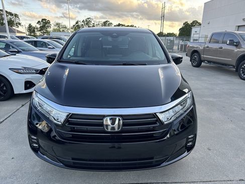 Certified 2024 Honda Odyssey Elite image 2