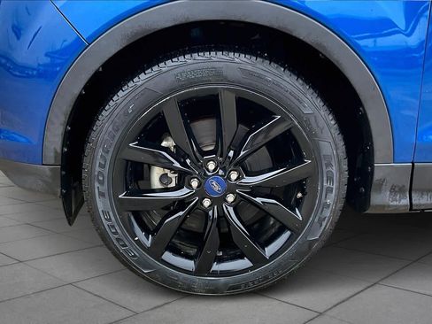 Used 2017 Ford Escape SE w/ SE Sport Appearance Package image 10