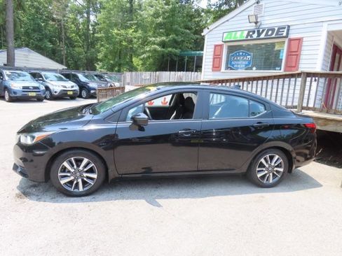 Used 2020 Nissan Versa SV FWD image 8