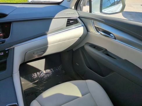 Used 2021 Cadillac XT5 Premium Luxury image 15