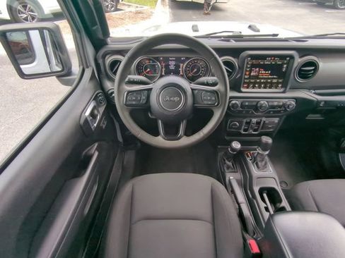 Used 2023 Jeep Wrangler Unlimited Sport AWD/4WD image 17