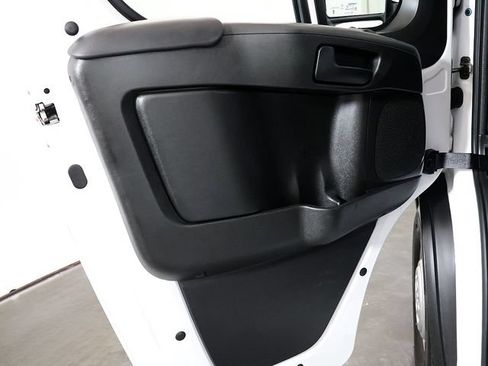 Used 2025 RAM ProMaster 2500 w/ U-Haul Equipment Group FWD image 18