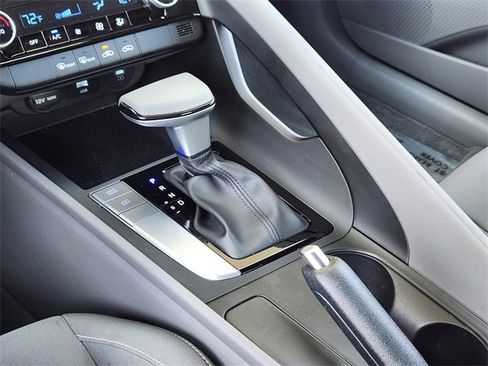 Certified 2024 Hyundai Elantra SEL image 15