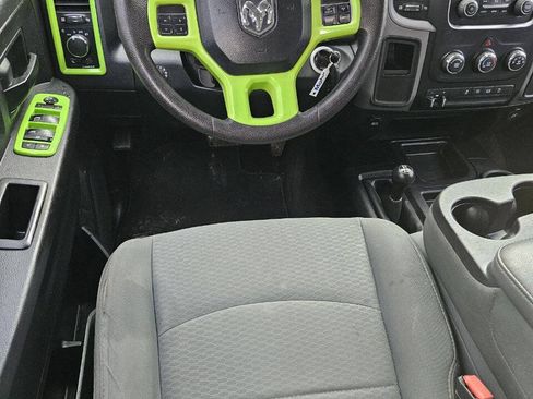 Used 2015 RAM 2500 Tradesman w/ Chrome Appearance Group AWD/4WD image 8