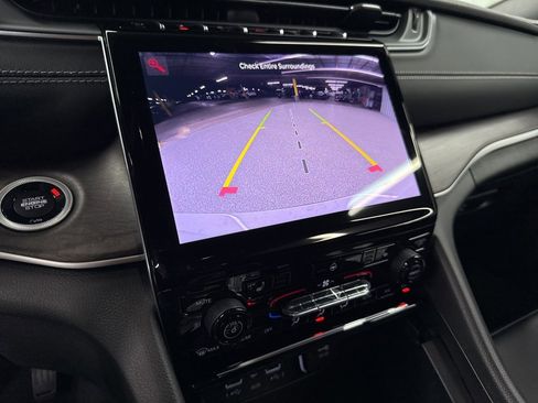 Used 2025 Jeep Grand Cherokee L Limited w/ Black Appearance Package image 24