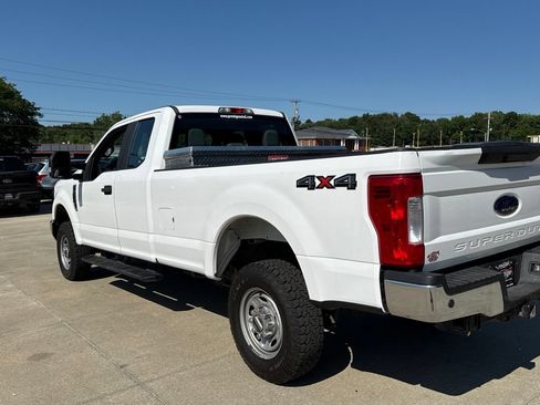Used 2017 Ford F250 XL w/ Power Equipment Group AWD/4WD image 4