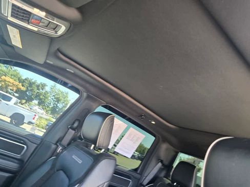 Used 2020 RAM 1500 Laramie AWD/4WD image 13