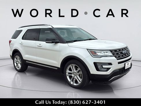 Used 2016 Ford Explorer XLT w/ Equipment Group 202A image 16