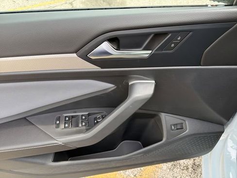 New 2026 Volkswagen Jetta SE FWD image 14