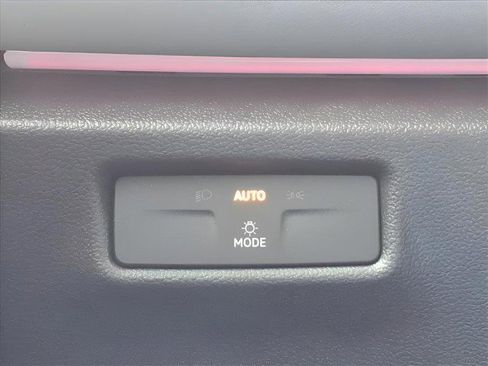 New 2026 Volkswagen Tiguan SE image 19