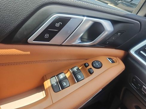 Used 2021 BMW X5 xDrive40i w/ Convenience Package image 13