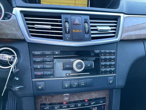 Used 2011 Mercedes-Benz E 350 4MATIC Sedan image 25