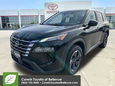 Used 2024 Nissan Rogue SV AWD/4WD image 7
