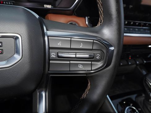 Used 2024 GMC Canyon AT4 w/ Technology Package AWD/4WD image 29