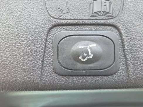 Used 2017 Ford C-MAX SE w/ Equipment Group 201A FWD image 14