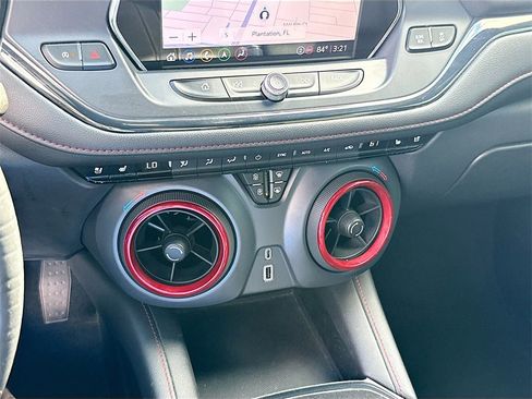 Used 2021 Chevrolet Blazer RS w/ Enhanced Convenience Package image 17