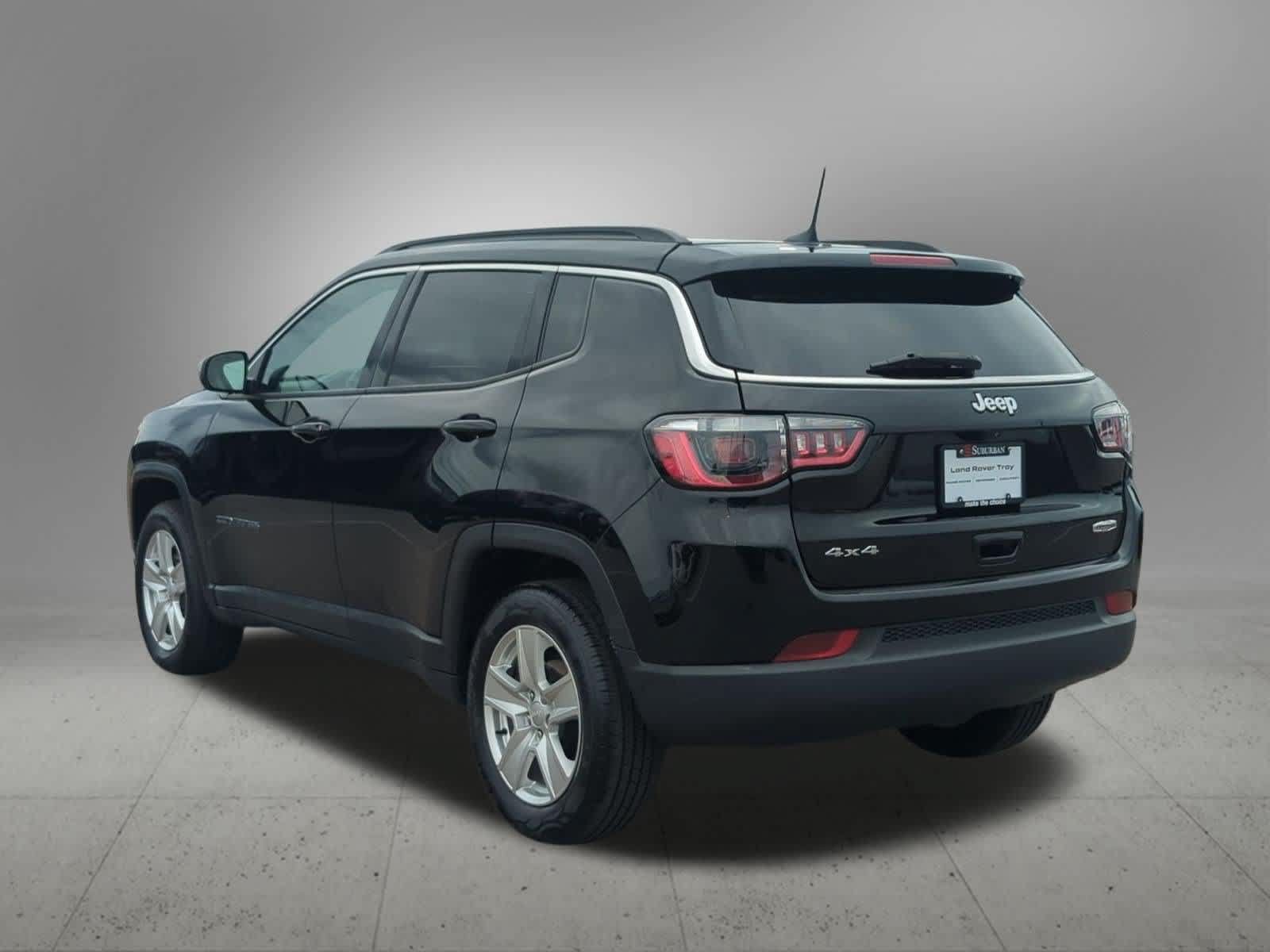 Used 2022 Jeep Compass Latitude w/ Convenience Group AWD/4WD image 4