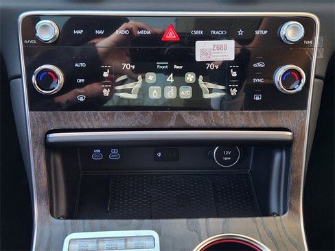 Used 2025 Genesis GV80 2.5T Prestige image 14