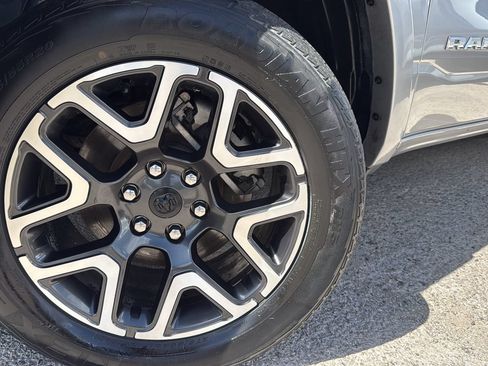 Used 2025 RAM 1500 Laramie AWD/4WD image 30