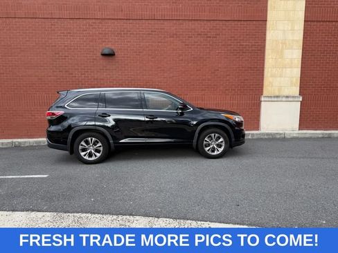 Used 2015 Toyota Highlander XLE AWD/4WD image 1