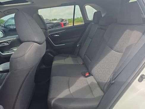 Used 2021 Toyota RAV4 XLE w/ Convenience Package FWD image 11
