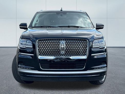 Used 2024 Lincoln Navigator Reserve AWD/4WD image 11