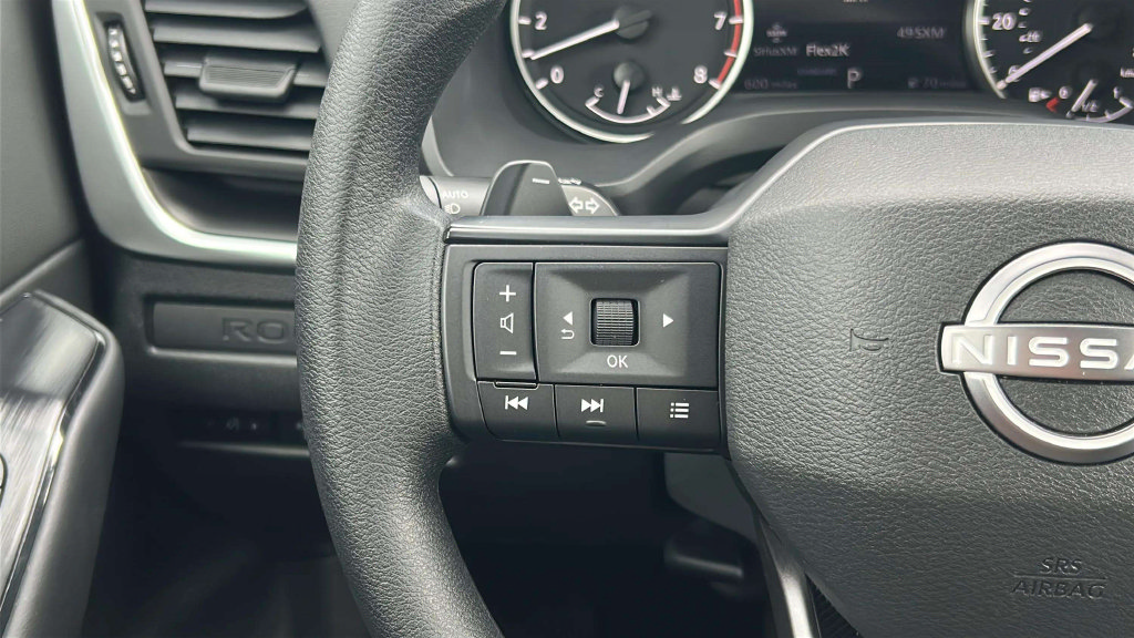 Used 2025 Nissan Rogue S FWD image 18